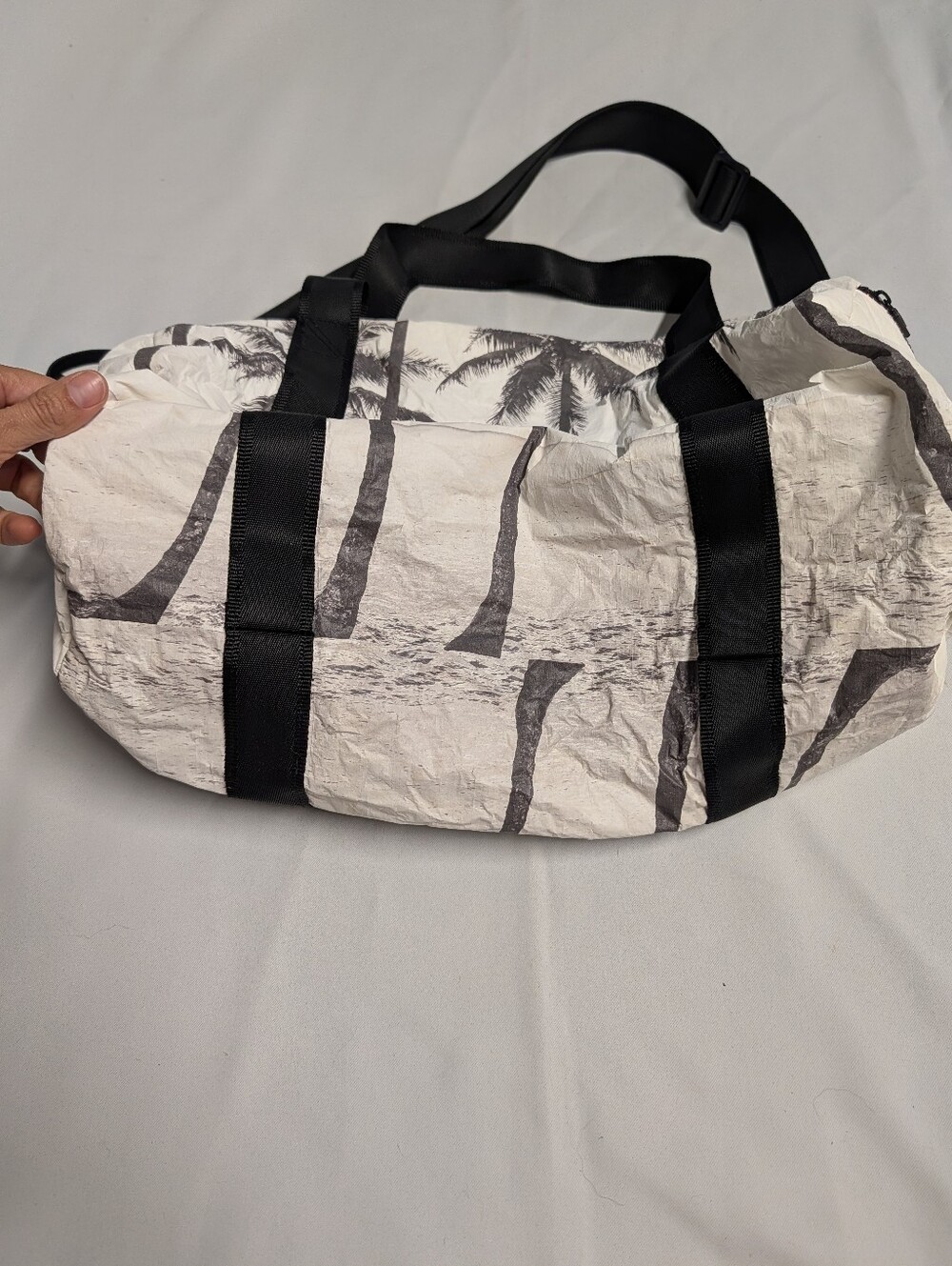 ALOHA Collection Black & White Palm-Print Travel Duffel with Red Trim - Picture 15 of 15
